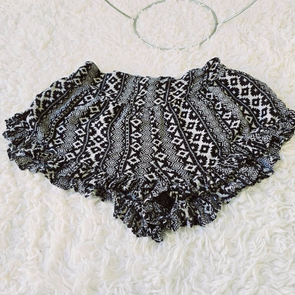 Forever 21 Boho Ruffled Shorts, Size Small - Picture 6 of 8